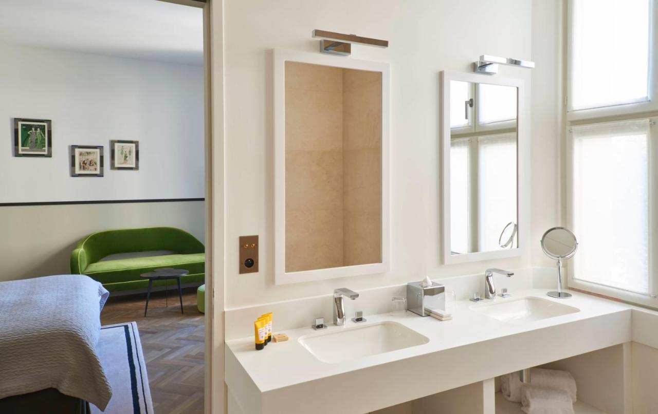 Les Roches Blanches Hotel