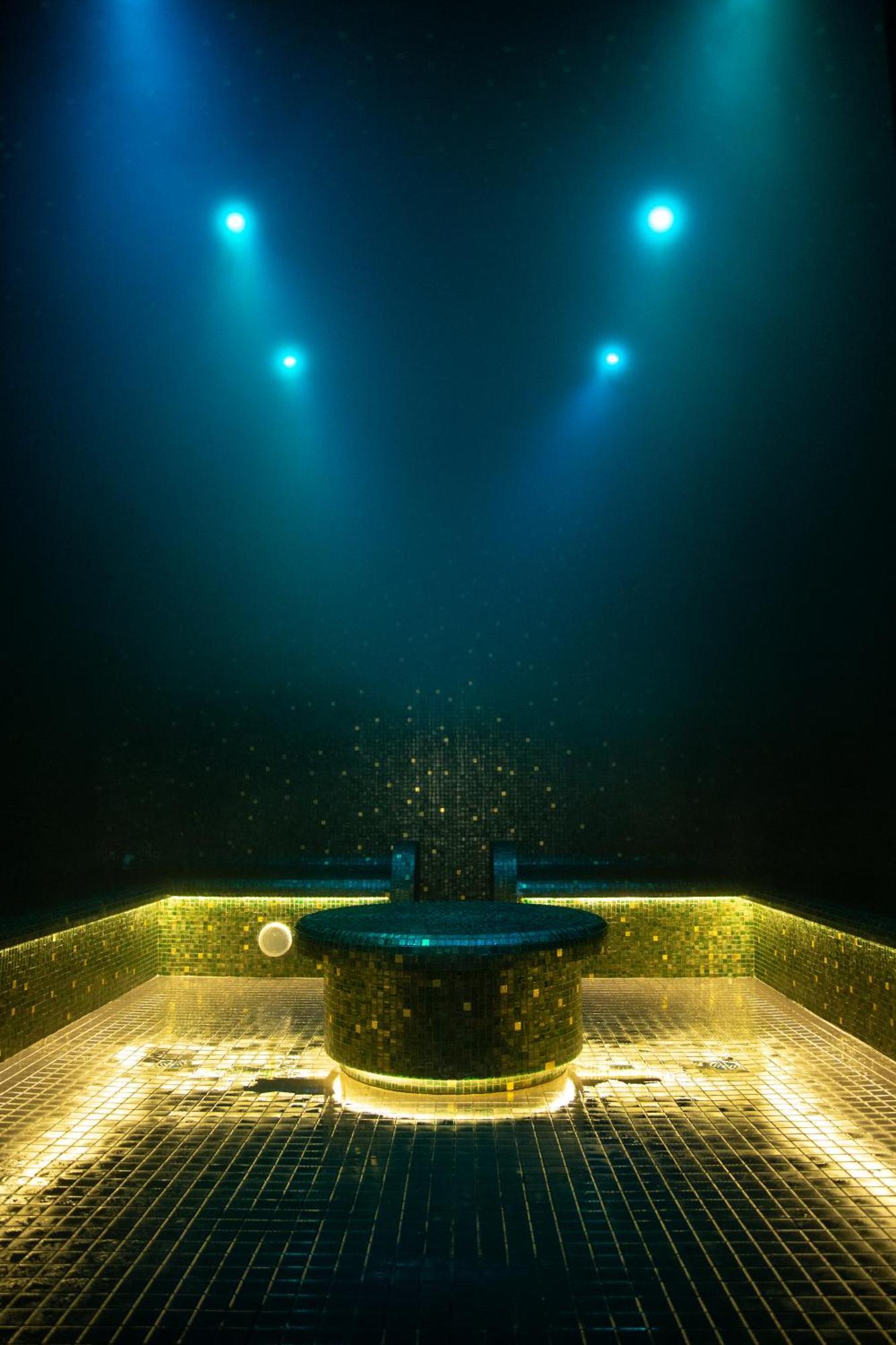 Hotel Les Roches Blanches 5*